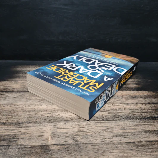 A Dark So Deadly - Stuart MacBride รูปที่ 5