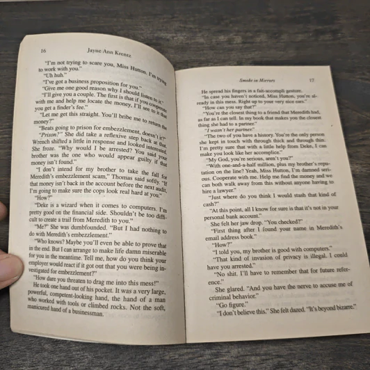 Smoke in Mirrors - Jayne Ann Krentz รูปที่ 7