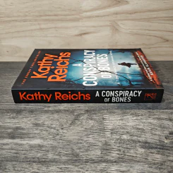 A Conspiracy of Bones - Kathy Reichs รูปที่ 2