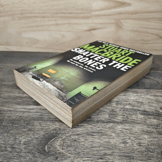 Shatter the Bones - Stuart MacBride รูปที่ 3