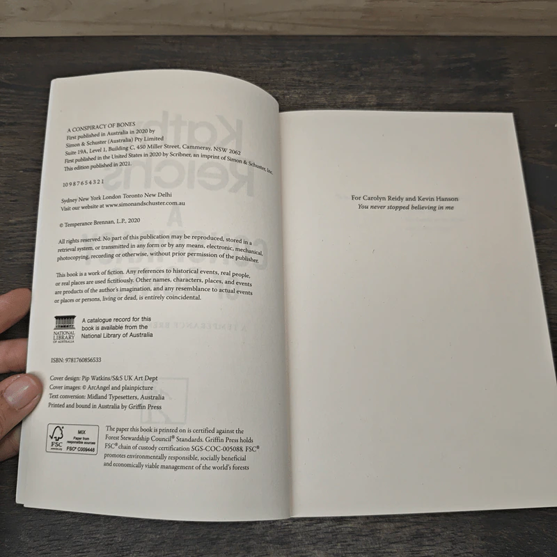 A Conspiracy of Bones - Kathy Reichs รูปที่ 6