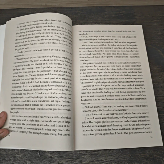 The Therapist - Helene Flood รูปที่ 7