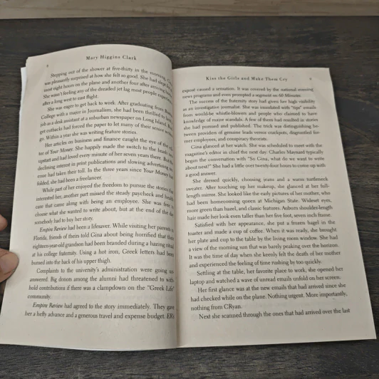 Kiss the Girls and Make Them Cry - Mary Higgins Clark รูปที่ 7