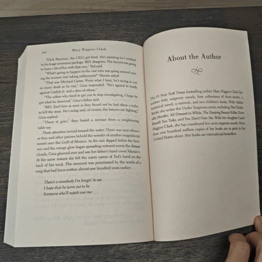 Kiss the Girls and Make Them Cry - Mary Higgins Clark รูปที่ 8