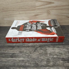 A Darker Shade of Magic - V.E. Schwab รูปที่ 2