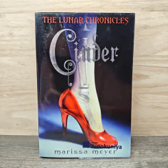 Cinder - Marissa Meyer