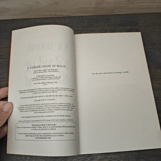 A Darker Shade of Magic - V.E. Schwab รูปที่ 6