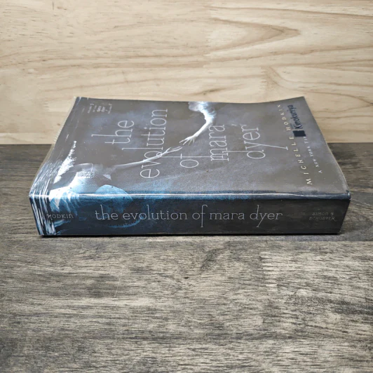 The Evolution of Mara Dyer - Michelle Hodkin รูปที่ 2