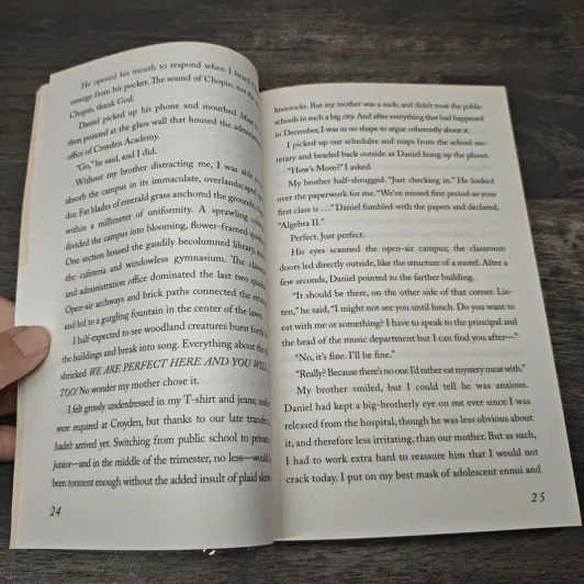 The Unbecoming of Mara Dyer - Michelle Hodkin รูปที่ 7