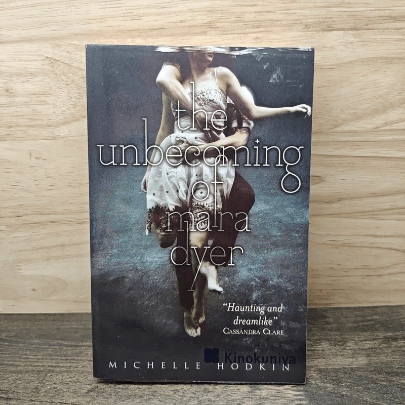 The Unbecoming of Mara Dyer - Michelle Hodkin รูปที่ 1