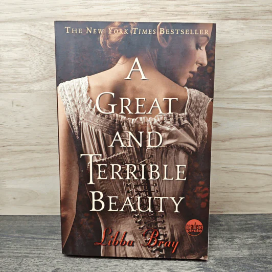 A Great and Terrible Beauty - Libba Bray รูปที่ 1