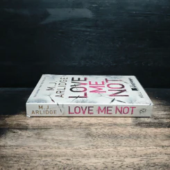 Love Me Not - M. J. Arlidge รูปที่ 3