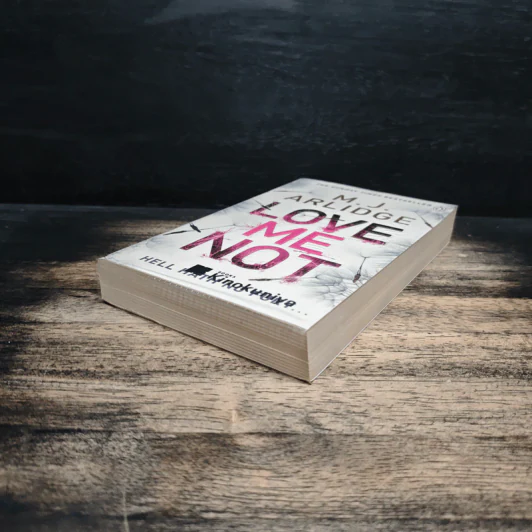 Love Me Not - M. J. Arlidge รูปที่ 4