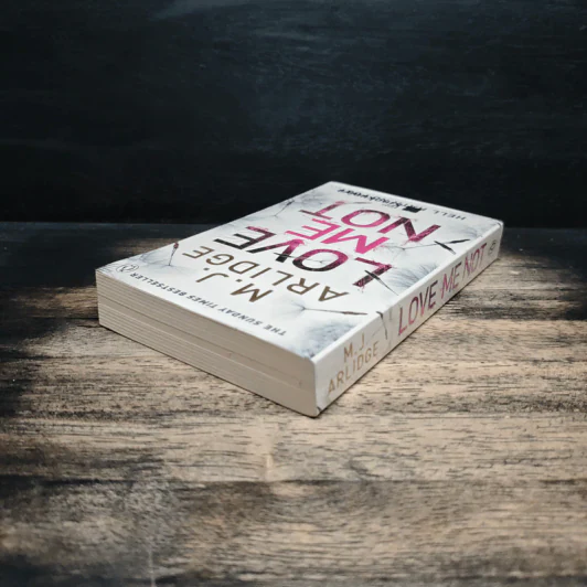 Love Me Not - M. J. Arlidge รูปที่ 5