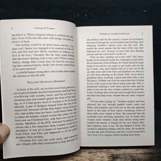 Murder at an Irish Christmas - Carlene O'Connor รูปที่ 8