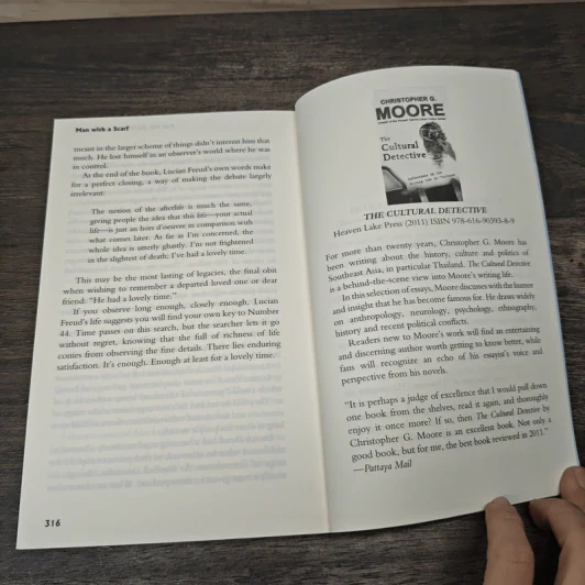The Age of Dis-Consent - Christopher G. Moore รูปที่ 8