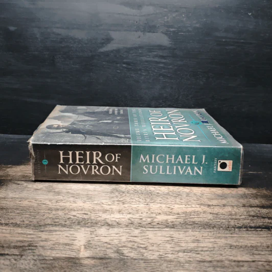 Heir of Novron - Michael J. Sullivan รูปที่ 3