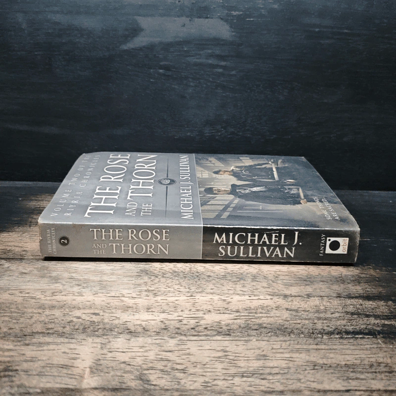 The Rose and the Thorn - Michael J. Sullivan รูปที่ 3