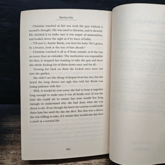 Hard Girls - Martina Cole รูปที่ 8