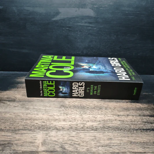 Hard Girls - Martina Cole รูปที่ 3