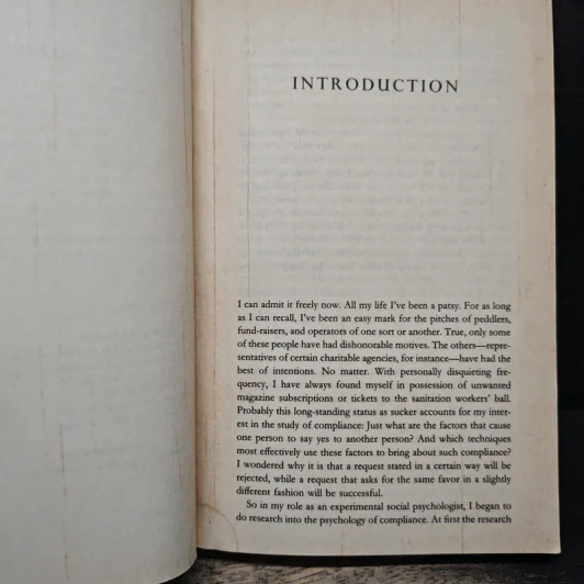 Influence: The Psychology of Persuasion - Robert B. Cialdini รูปที่ 7