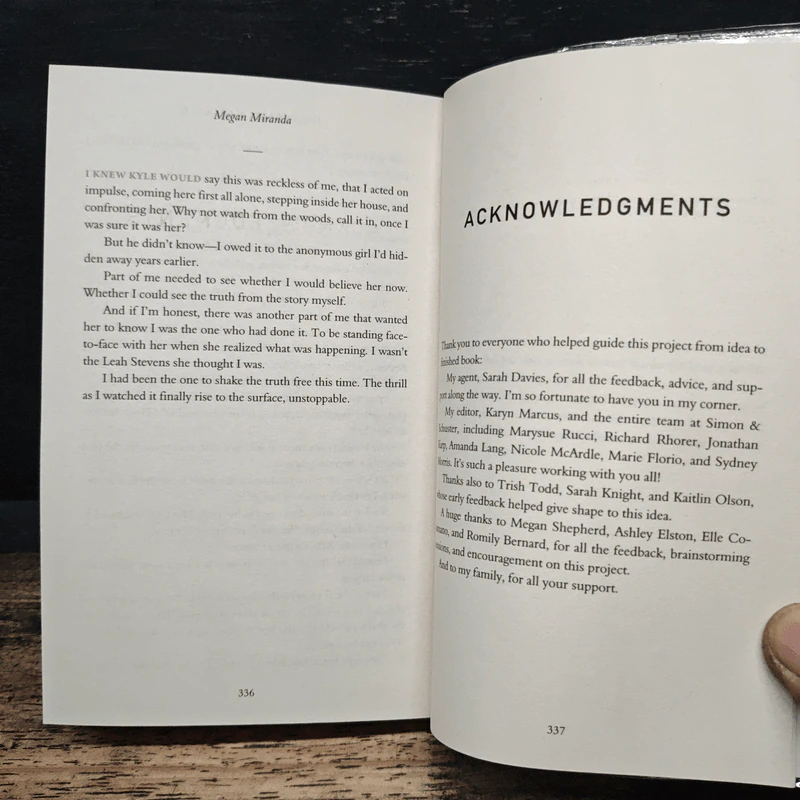 The Perfect Stranger - Megan Miranda รูปที่ 9