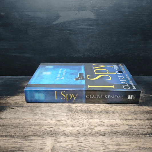 I Spy - Claire Kendal รูปที่ 3