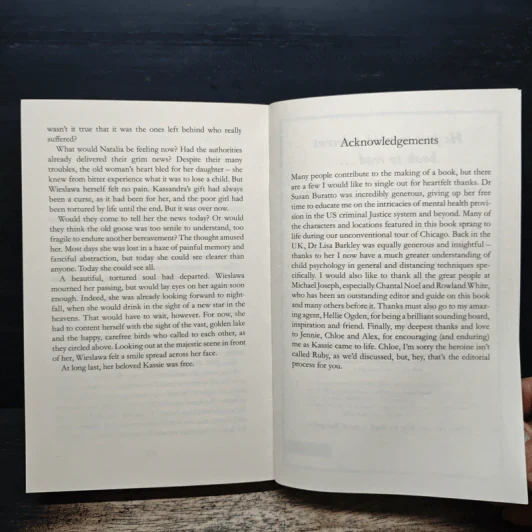 A Gift for Dying - M. J. Arlidge รูปที่ 8