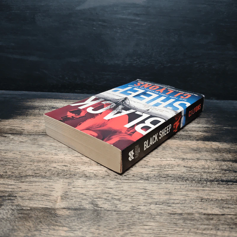 Black Sheep - C.J. Lyons รูปที่ 5
