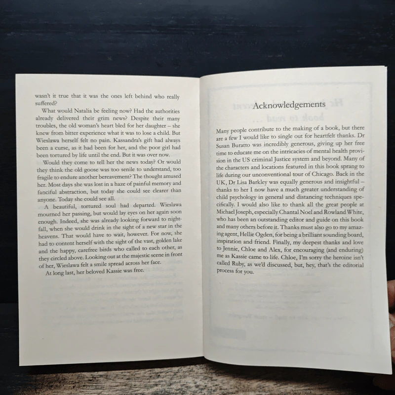 A Gift for Dying - M. J. Arlidge รูปที่ 8