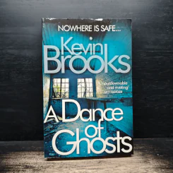 A Dance of Ghosts - Kevin Brooks รูปที่ 1