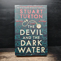 The Devil and the Dark Water - Stuart Turton