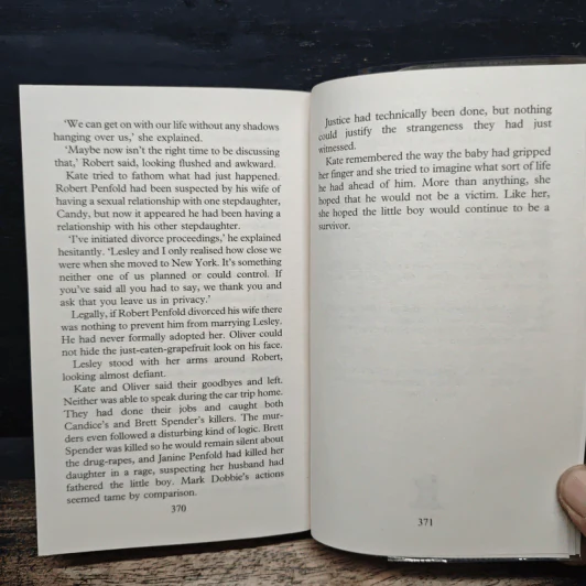 Skin and Bone - Kathryn Fox รูปที่ 8