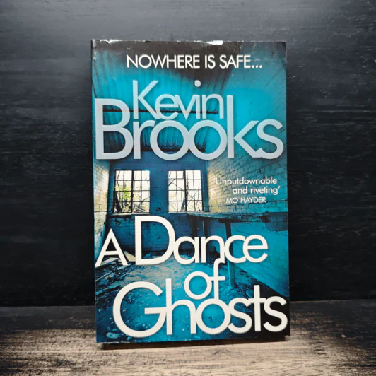 A Dance of Ghosts - Kevin Brooks รูปที่ 1