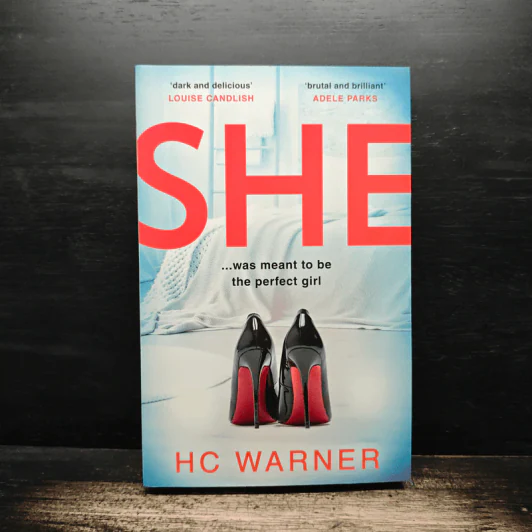 She - HC Warner รูปที่ 1
