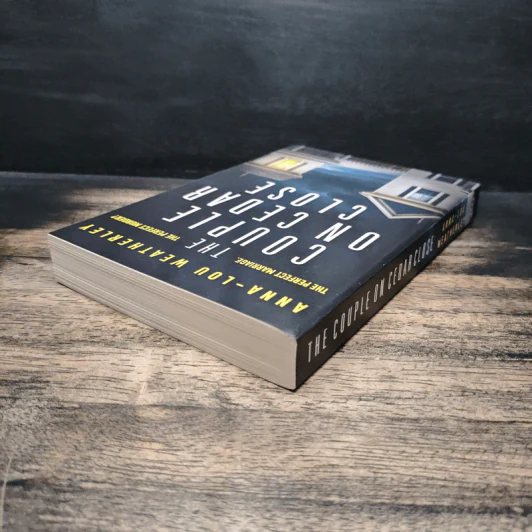 The Couple on Cedar Close - Anna-Lou Weatherley รูปที่ 5