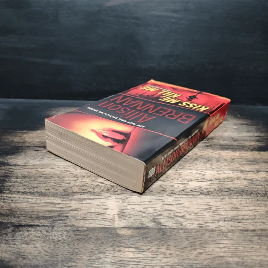 Kiss Me, Kill Me  A Novel of Suspense - Allison Brennan รูปที่ 5