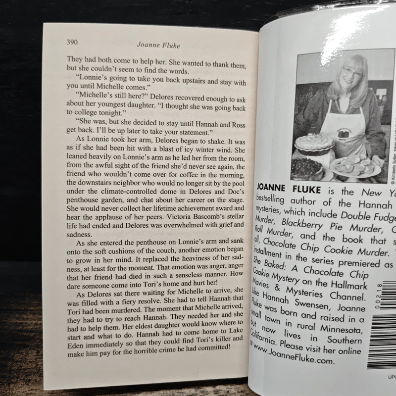 Wedding Cake Murder - Joanne Fluke รูปที่ 7