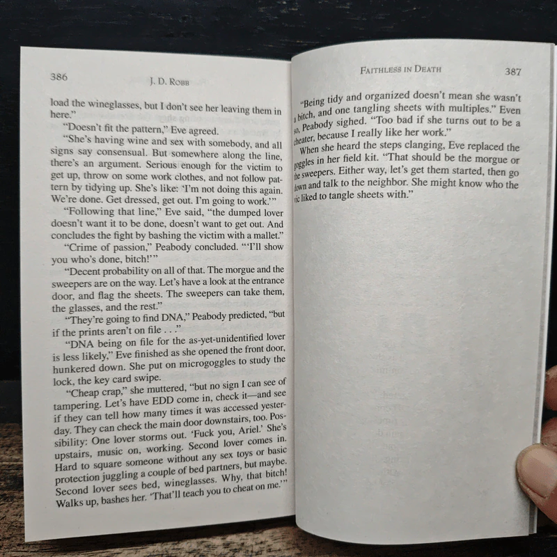 Shadows in Death - J.D.Robb รูปที่ 8