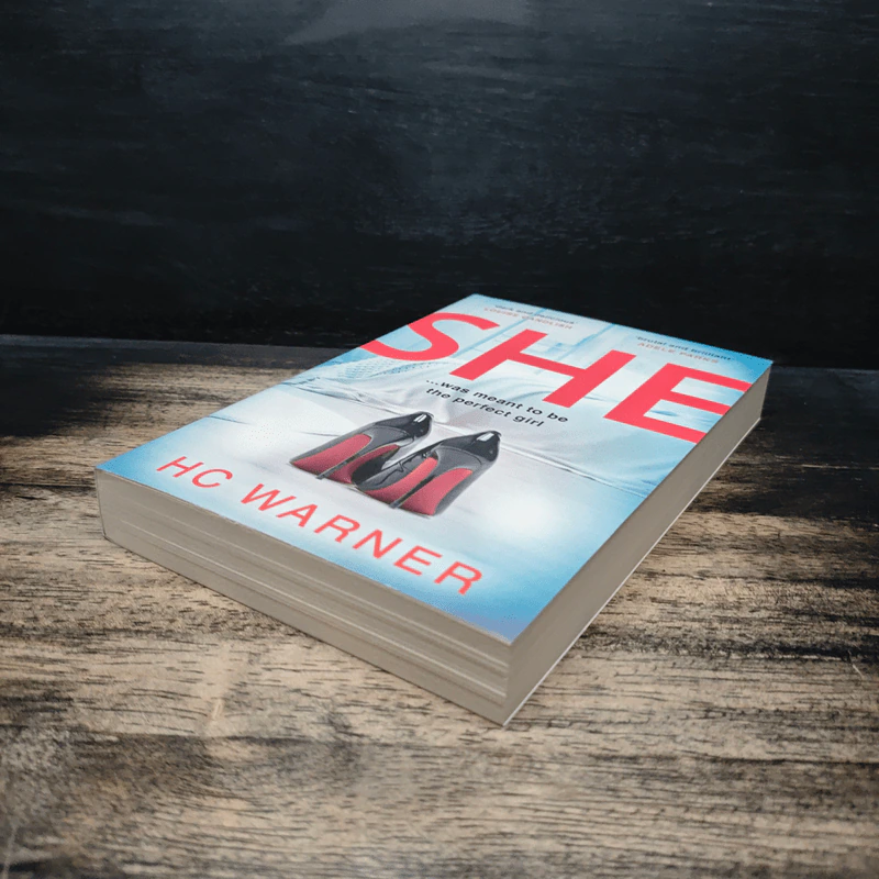 She - HC Warner รูปที่ 4
