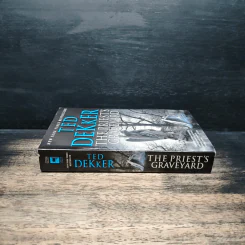 The Priest's Graveyard - Ted Dekker รูปที่ 3