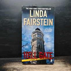 Hell Gate - Linda Fairstein