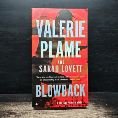 Blowback - Valerie Plame, Sarah Lovett รูปที่ 1