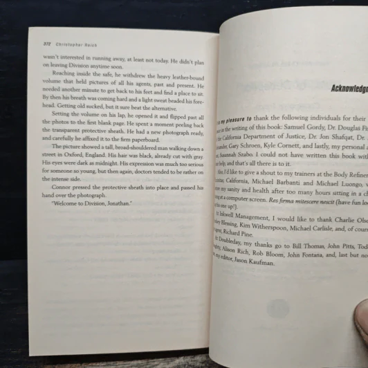 Rules of Betrayal - Christopher Reich รูปที่ 8