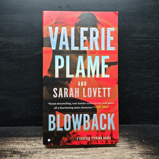 Blowback - Valerie Plame, Sarah Lovett รูปที่ 1