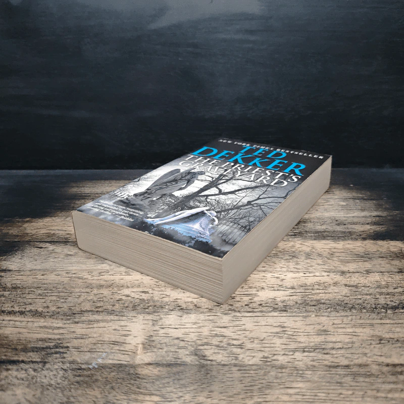 The Priest's Graveyard - Ted Dekker รูปที่ 4