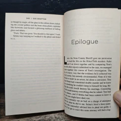 N Is for Noose - Sue Grafton รูปที่ 8