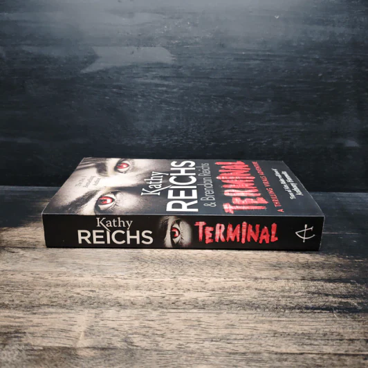 Terminal - Kathy Reichs, Brendan Reichs รูปที่ 3