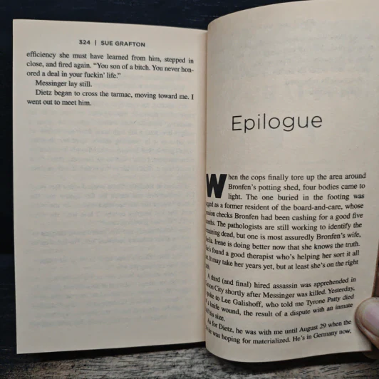 "G" is for Gumshoe - Sue Grafton รูปที่ 8