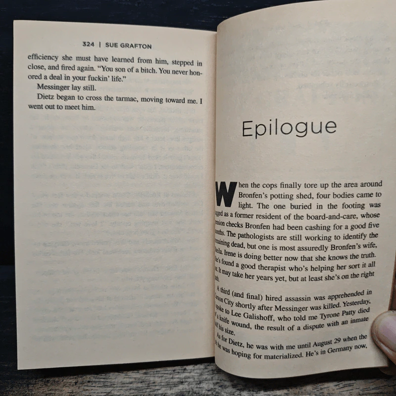 "G" is for Gumshoe - Sue Grafton รูปที่ 8